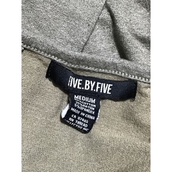 Five by Five Gray Graphic Sleeve Tee MED Women's - Picture 5 of 6